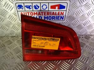 Gebrauchte Rücklicht links Volkswagen Touran (1T3) 1.6 TDI 16V Preis € 25,00 Margenregelung angeboten von Automaterialen Ronald Morien B.V.