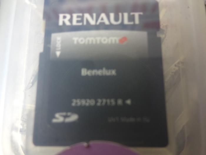 SD navigation card from a Renault Kangoo Express (FW) 1.5 dCi 75 FAP 2016
