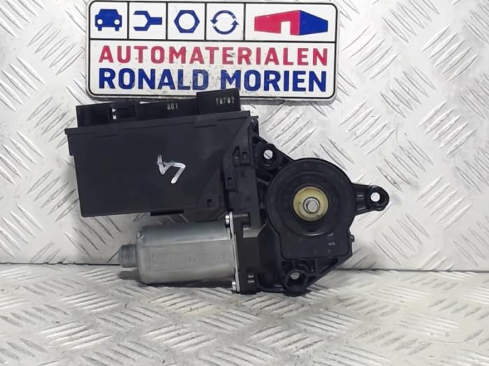 Usados Motor de ventanilla de puerta Audi RS 4 (B7) RS4 4.2 V8 40V Precio € 25,00 Norma de margen ofrecido por Automaterialen Ronald Morien B.V.