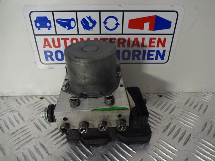 Begagnade ABS-pump Renault Kangoo Express (FW) 1.5 dCi 75 FAP Pris € 175,00 Marginaltabell erbjuds av Automaterialen Ronald Morien B.V.