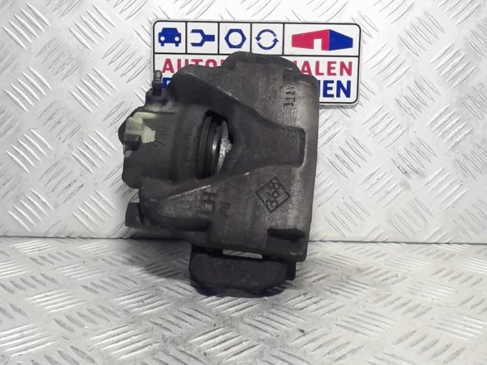 Gebrauchte Bremszange links vorne Dacia Duster (HS) 1.5 dCi 4x4 Preis € 25,00 Margenregelung angeboten von Automaterialen Ronald Morien B.V.