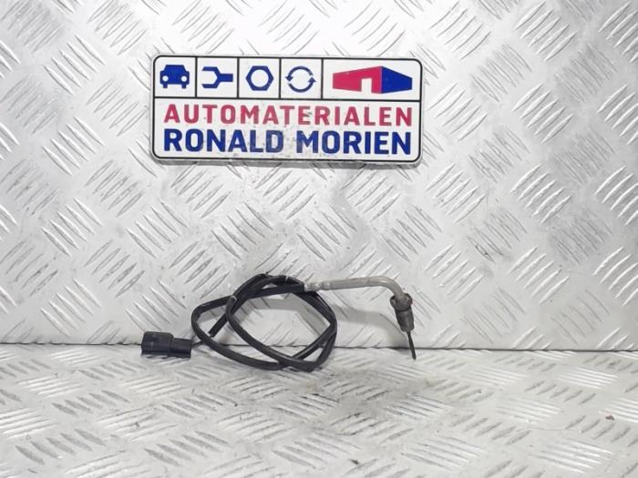 Exhaust heat sensor from a Dacia Duster (HS) 1.5 dCi 4x4 2018