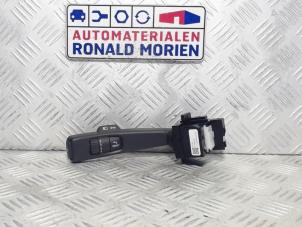 Gebrauchte Richtungsanzeiger Schalter Volvo V40 (MV) 1.5 T3 16V Geartronic Preis € 19,00 Margenregelung angeboten von Automaterialen Ronald Morien B.V.