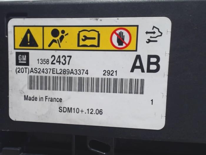 Module airbag  d'un Opel Astra J (PC6/PD6/PE6/PF6) 1.4 Turbo 16V 2011