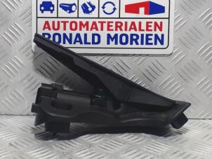 Used Throttle pedal position sensor Volkswagen Passat Variant (3C5) 1.4 TSI 16V Price € 12,40 Margin scheme offered by Automaterialen Ronald Morien B.V.