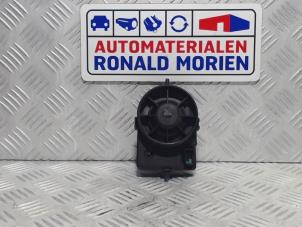 Usados Sirena de alarma Opel Grandland/Grandland X 1.2 Turbo 12V Precio € 25,00 Norma de margen ofrecido por Automaterialen Ronald Morien B.V.
