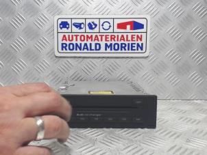 Używane Zmieniarka CD Audi A4 Avant (B6) 2.0 20V Cena € 75,00 Procedura marży oferowane przez Automaterialen Ronald Morien B.V.