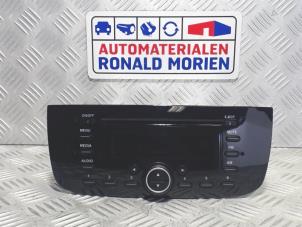 Usagé Radio/Lecteur CD Fiat Punto Evo (199) 1.3 JTD Multijet 85 16V Euro 5 Prix € 95,00 Règlement à la marge proposé par Automaterialen Ronald Morien B.V.