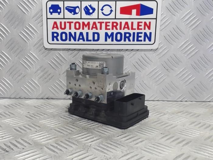 Używane Pompa ABS Mini Mini (F55) 1.5 12V Cooper Cena € 195,00 Procedura marży oferowane przez Automaterialen Ronald Morien B.V.