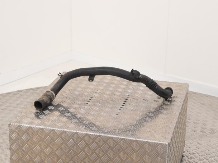 Gebrauchte Intercooler Rohr Opel Corsa E 1.0 SIDI Turbo 12V Preis € 25,00 Margenregelung angeboten von Automaterialen Ronald Morien B.V.