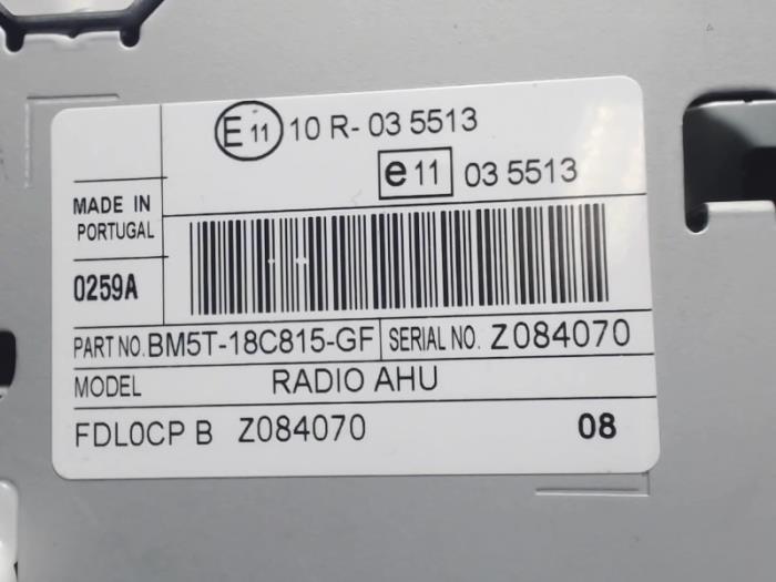 Radio CD player from a Ford Focus 3 2.0 TDCi 16V 115 2012