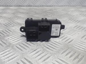 Used Heater resistor Ford Focus 3 2.0 TDCi 16V 115 Price € 25,00 Margin scheme offered by Automaterialen Ronald Morien B.V.