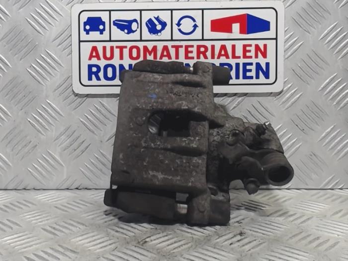 Gebrauchte Bremszange rechts hinten Ford Focus 3 2.0 TDCi 16V 115 Preis € 25,00 Margenregelung angeboten von Automaterialen Ronald Morien B.V.