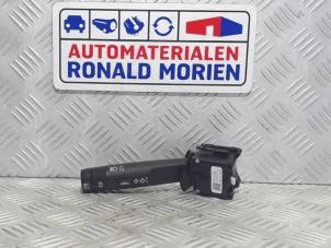 Gebrauchte Richtungsanzeiger Schalter Opel Corsa E 1.0 SIDI Turbo 12V Preis € 10,00 Margenregelung angeboten von Automaterialen Ronald Morien B.V.
