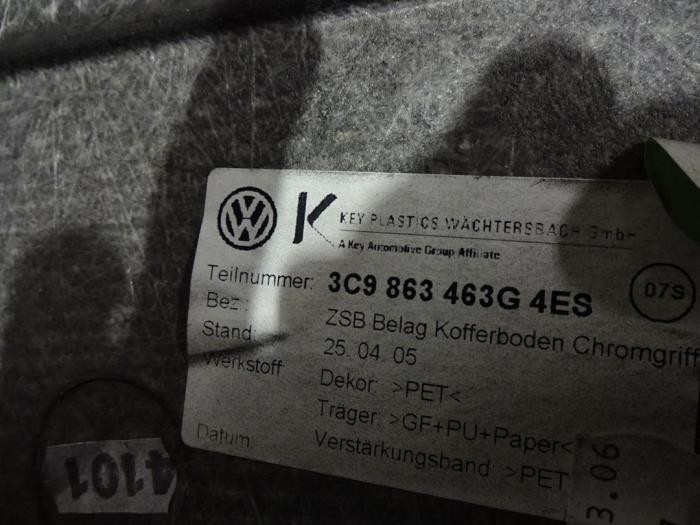 Bodenblech Kofferraum van een Volkswagen Passat Variant 4Motion (3C5) 3.2 FSI V6 32V 2006