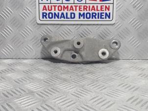 Usagé Support boîte de vitesses Volvo V40 (MV) 1.5 T2 16V Geartronic Prix € 15,00 Règlement à la marge proposé par Automaterialen Ronald Morien B.V.