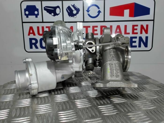Turbo van een Volkswagen Tiguan Allspace (BW2) 2.0 TSI 16V 4Motion 2018