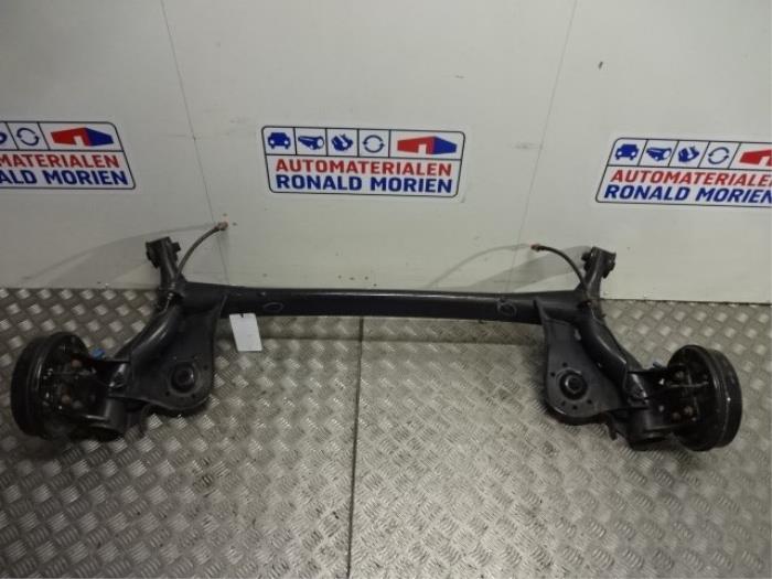 Usagé Train arrière complet Peugeot 108 1.0 12V Prix € 75,00 Règlement à la marge proposé par Automaterialen Ronald Morien B.V.