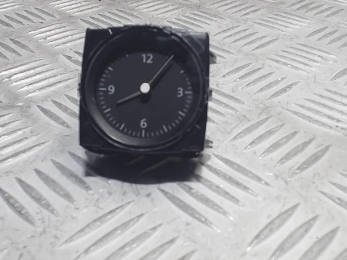 Clock from a Volkswagen Passat 2019