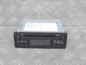 Usados Reproductor de CD y radio Renault Trafic New (FL) 2.0 dCi 16V 90 Precio € 75,00 Norma de margen ofrecido por Automaterialen Ronald Morien B.V.