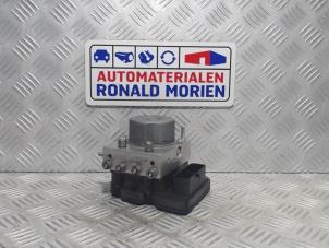 Begagnade ABS-pump Dacia Sandero II 1.0 Sce 12V Pris € 245,00 Marginaltabell erbjuds av Automaterialen Ronald Morien B.V.