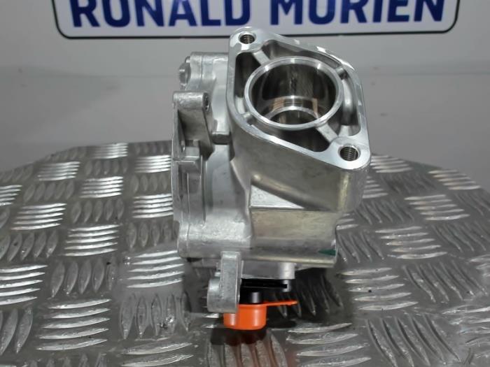 Vacuum pump (petrol) from a Audi TT 2019