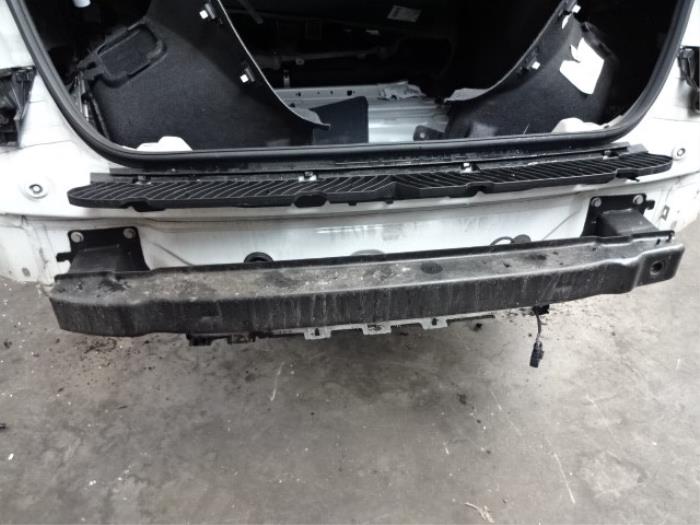 Stoßstangeträger hinten van een Volkswagen Passat 2019