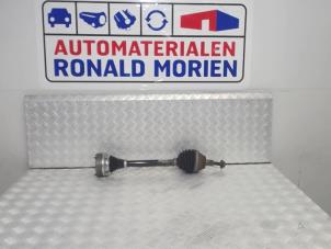 Used Front drive shaft, left Volkswagen T-Roc 1.6 TDI BMT 16V Price € 75,00 Margin scheme offered by Automaterialen Ronald Morien B.V.