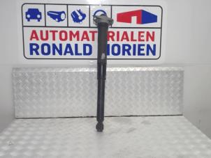 Used Rear shock absorber, right Volkswagen T-Roc 1.6 TDI BMT 16V Price € 29,00 Margin scheme offered by Automaterialen Ronald Morien B.V.