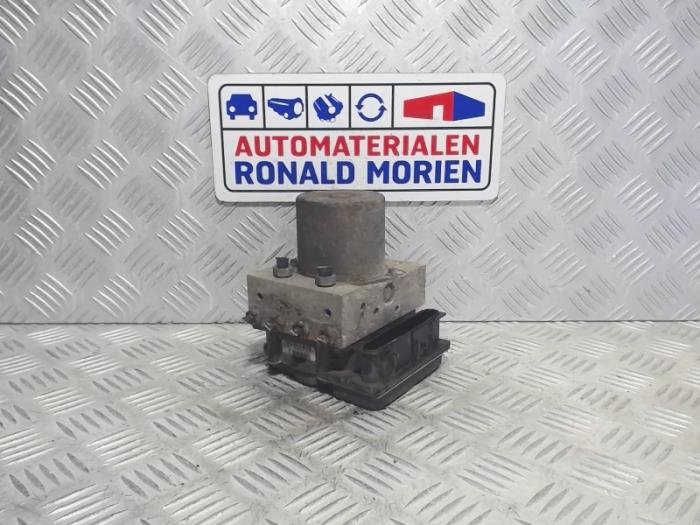 Używane Pompa ABS Ford Transit 2.2 TDCi 16V Euro 5 Cena € 125,00 Procedura marży oferowane przez Automaterialen Ronald Morien B.V.