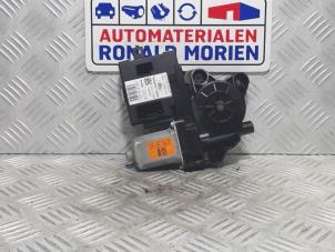 Używane Silnik szyby drzwiowej Ford C-Max (DM2) 1.8 16V Flexifuel Cena € 65,00 Procedura marży oferowane przez Automaterialen Ronald Morien B.V.