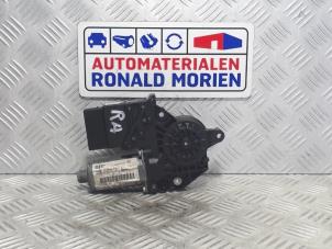Usados Motor de ventanilla de puerta Volkswagen Touran (1T3) 1.6 TDI 16V Precio € 35,00 Norma de margen ofrecido por Automaterialen Ronald Morien B.V.