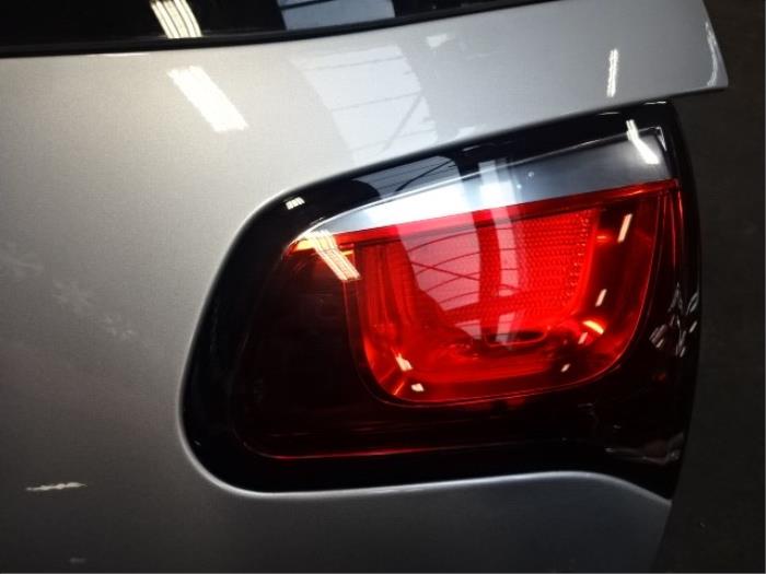 Luz trasera derecha de un Citroën C3 (SC) 1.0 Vti 68 12V 2015