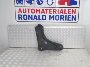 Used Front wishbone, right Peugeot 207 SW (WE/WU) 1.6 16V Price € 25,00 Margin scheme offered by Automaterialen Ronald Morien B.V.