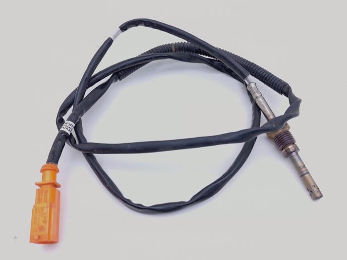 Auspuff Temperatursensor van een Volkswagen Amarok 2.0 BiTDI 16V 180 2012