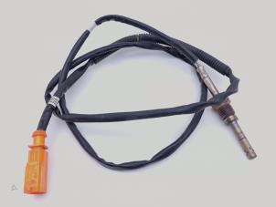 Auspuff Temperatursensor van een Volkswagen Amarok 2.0 BiTDI 16V 180 2012
