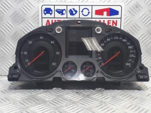 Used Instrument panel Volkswagen Passat Variant (3C5) 1.9 TDI Price € 75,00 Margin scheme offered by Automaterialen Ronald Morien B.V.