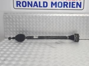 Used Front drive shaft, right Volkswagen Passat Variant (3C5) 1.9 TDI Price € 49,00 Margin scheme offered by Automaterialen Ronald Morien B.V.