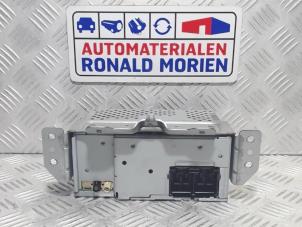 Usagé Module radio Ford Fiesta 7 Prix € 123,50 Règlement à la marge proposé par Automaterialen Ronald Morien B.V.
