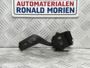 Usados Interruptor de indicador de dirección Ford Fiesta 7 Precio € 19,00 Norma de margen ofrecido por Automaterialen Ronald Morien B.V.