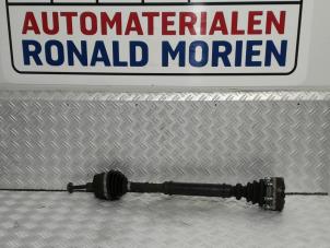 Używane Os napedowa prawy przód Audi A4 (B5) 1.6 Cena € 35,00 Procedura marży oferowane przez Automaterialen Ronald Morien B.V.