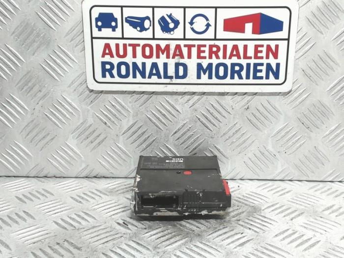 Usagé Module USB Mercedes Sprinter 3t (906.61) 210 CDI 16V Prix € 33,00 Règlement à la marge proposé par Automaterialen Ronald Morien B.V.