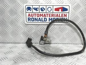 Używane Biegun akumulator Mercedes Sprinter 3t (906.61) 210 CDI 16V Cena € 20,65 Procedura marży oferowane przez Automaterialen Ronald Morien B.V.