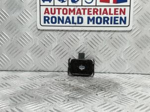 Usados Sensor de lluvia Ford S-Max (GBW) 2.0 16V Precio € 53,75 Norma de margen ofrecido por Automaterialen Ronald Morien B.V.
