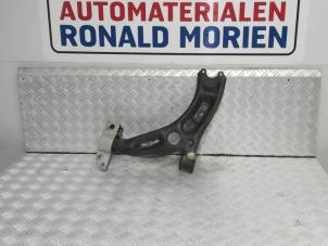 Used Front wishbone, left Volkswagen Passat Variant (365) 1.6 TDI 16V Bluemotion Price € 30,00 Margin scheme offered by Automaterialen Ronald Morien B.V.