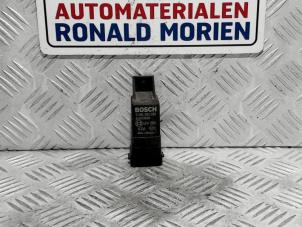 Używane Przekaznik swiec zarowych Renault Trafic (1FL/2FL/3FL/4FL) Cena € 15,00 Procedura marży oferowane przez Automaterialen Ronald Morien B.V.
