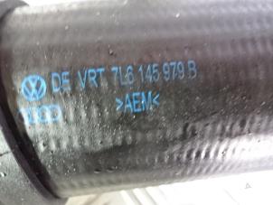 Intercooler Rohr van een Volkswagen Touareg (7LA/7L6) 5.0 TDI V10 2003