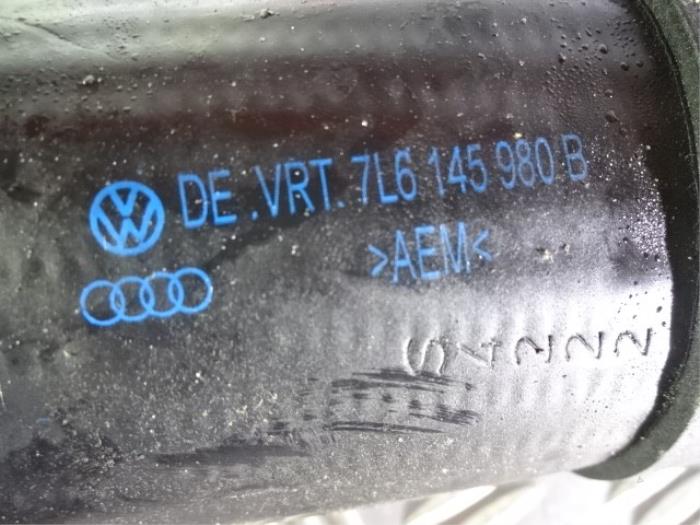 Intercooler Rohr van een Volkswagen Touareg (7LA/7L6) 5.0 TDI V10 2003