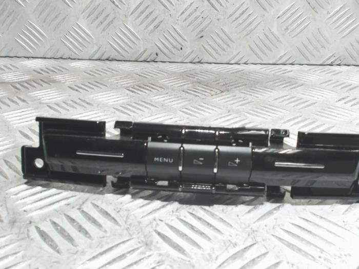 Używane Panel obslugi radia Citroen C3 (SC) 1.0 Vti 68 12V Cena € 12,40 Procedura marży oferowane przez Automaterialen Ronald Morien B.V.