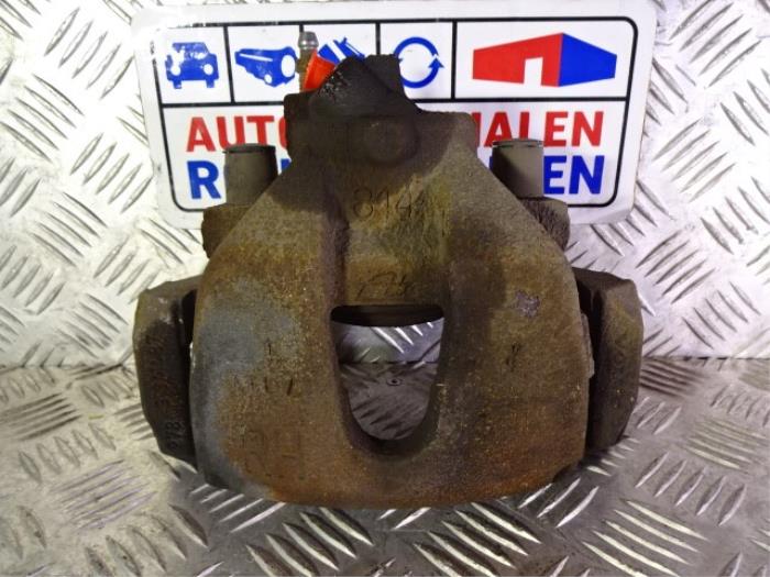 Gebrauchte Bremszange rechts vorne Volvo V40 (MV) 1.6 D2 Preis € 39,00 Margenregelung angeboten von Automaterialen Ronald Morien B.V.